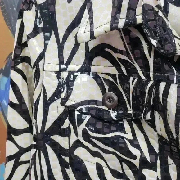 Elementz Black and White Floral Jacket with Shimmer - Picture 4 of 7